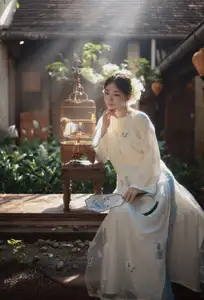 Graceful Vietnamese Woman: Timeless Traditional Charm 1000026935 - image 2