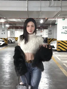 Lifestyle and Fashion: Stunning Post-Holiday Moments of Van Thanh’s Girlfriend - image 1