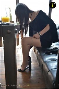IESS Puhui Collection 097: Featuring Model Qiqi in Elegant Silk and Hosiery Photography - image 5