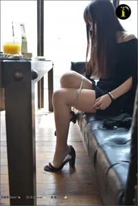 IESS Puhui Collection 097: Featuring Model Qiqi in Elegant Silk and Hosiery Photography - image 50
