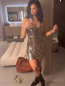 Lauren Sánchez Style Evolution: How She Maintains a Youthful and Bold Aesthetic - image 11