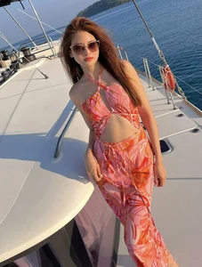 Actress Thuy Anh Shines in Glamorous Yacht Photoshoot: A Blend of Luxury and Style - image 3
