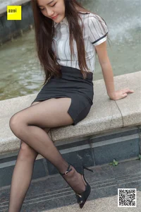 IESS Urban Elegance: Wanping by the Fountain Photography Set - image 5