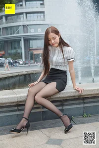 IESS Urban Elegance: Wanping by the Fountain Photography Set - image 0