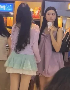 The Incredible Natural Beauty of MC Quyen Linh's Daughters via Normal Camera - image 0