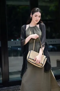 Huyền Lizzie Glamour with Friends and Thùy Tiên’s Appearance in Đức Phúc’s New Music Video - image 4