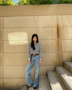 Beyond the Screen Villain: The Stunning Real-Life Style and Gentle Personality of Fashion’s Favorite Antagonist - image 1