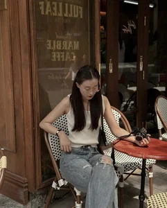 Exploring the Glamorous Lifestyle and Fashion of the Influencer Linked to High-Profile Dating Rumors - image 6