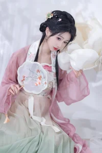 Exquisite Artistry in YiTuYu Art Language Vol.6225 Starring Qi Luo Sheng De Xiao Su Su - image 19