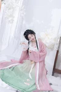 Exquisite Artistry in YiTuYu Art Language Vol.6225 Starring Qi Luo Sheng De Xiao Su Su - image 13