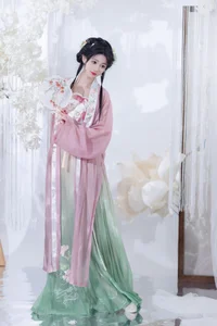 Exquisite Artistry in YiTuYu Art Language Vol.6225 Starring Qi Luo Sheng De Xiao Su Su - image 10