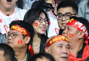Nguyen Tat Toan’s Sister: The Viral Sensation and Natural Beauty at the AFF Cup Final - image 0