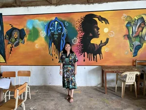 Vietnamese Teacher Brings Education and Cultural Pride to Africa Wearing Traditional Ao Dai - image 6