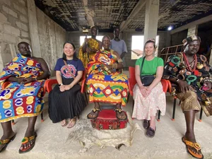 Vietnamese Teacher Brings Education and Cultural Pride to Africa Wearing Traditional Ao Dai - image 3