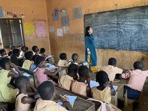 Vietnamese Teacher Brings Education and Cultural Pride to Africa Wearing Traditional Ao Dai - image 1