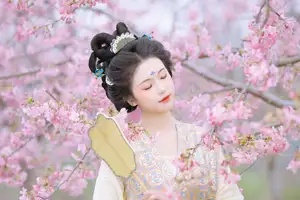 Discover Ke Ke K's Timeless Hanfu Beauty Amidst Romantic Cherry Blossoms Vol.8528 - image 7