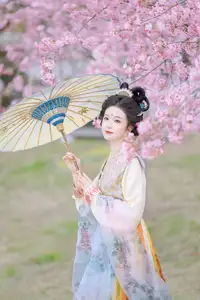 Discover Ke Ke K's Timeless Hanfu Beauty Amidst Romantic Cherry Blossoms Vol.8528 - image 17