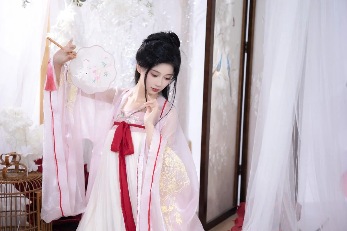 YiTuYu Art Language Vol. 4146: Exploring the Aesthetic Elegance of Qi Luo Sheng De Xiao Su Su