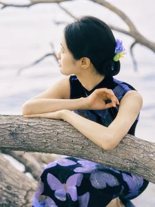 Ethereal Elegance: Ju Xiao Tao’s Blue Cheongsam Serenity at Erhai Lake - image 6
