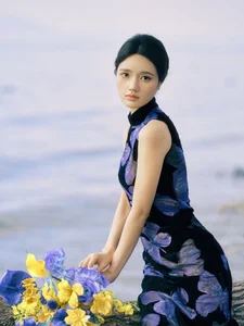 Ethereal Elegance: Ju Xiao Tao’s Blue Cheongsam Serenity at Erhai Lake - image 18