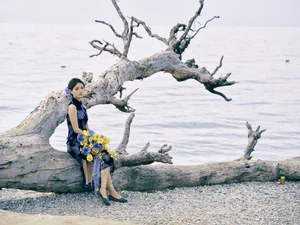 Ethereal Elegance: Ju Xiao Tao’s Blue Cheongsam Serenity at Erhai Lake - image 0