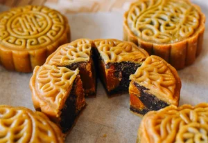 Exploring the Diverse Mooncakes of Asia - image 3