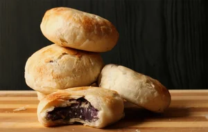 Exploring the Diverse Mooncakes of Asia - image 4