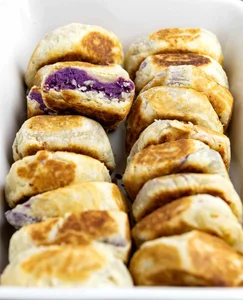 Exploring the Diverse Mooncakes of Asia - image 5