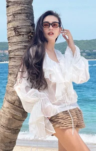 Supermodel Võ Hoàng Yến Slays in Stunning Bikini Photoshoot During Western Travels - image 3