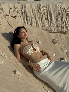 Beyond the Screen: The Captivating Real-Life Style of Prime Time Actress Yen Dan - image 2