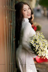 The Pure Elegance of the White Ao Dai: A Tribute to Vietnamese Student Tradition - image 28