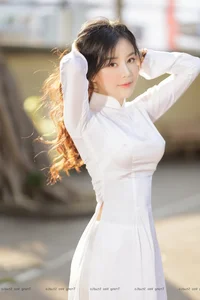 The Pure Elegance of the White Ao Dai: A Tribute to Vietnamese Student Tradition - image 7