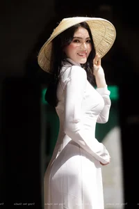 The Pure Elegance of the White Ao Dai: A Tribute to Vietnamese Student Tradition - image 17