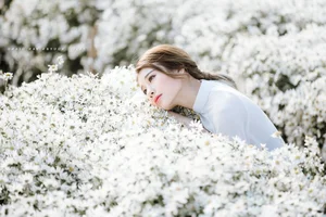The Pure Elegance of the White Ao Dai: A Tribute to Vietnamese Student Tradition - image 0