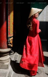 The Pure Elegance of the White Ao Dai: A Tribute to Vietnamese Student Tradition - image 5