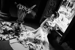 The Pure Elegance of the White Ao Dai: A Tribute to Vietnamese Student Tradition - image 4