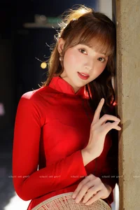 The Pure Elegance of the White Ao Dai: A Tribute to Vietnamese Student Tradition - image 2