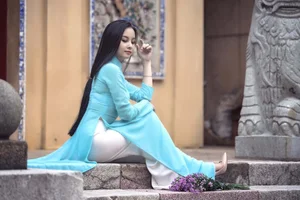 The Pure Elegance of the White Ao Dai: A Tribute to Vietnamese Student Tradition - image 78