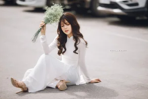 The Pure Elegance of the White Ao Dai: A Tribute to Vietnamese Student Tradition - image 80