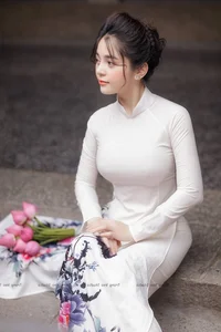 The Pure Elegance of the White Ao Dai: A Tribute to Vietnamese Student Tradition - image 15