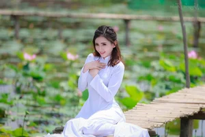 The Pure Elegance of the White Ao Dai: A Tribute to Vietnamese Student Tradition - image 59