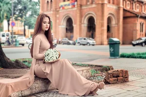 The Pure Elegance of the White Ao Dai: A Tribute to Vietnamese Student Tradition - image 45