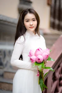 The Pure Elegance of the White Ao Dai: A Tribute to Vietnamese Student Tradition - image 37