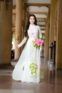 The Pure Elegance of the White Ao Dai: A Tribute to Vietnamese Student Tradition - image 24