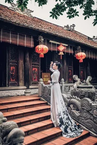 The Pure Elegance of the White Ao Dai: A Tribute to Vietnamese Student Tradition - image 20