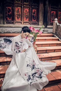 The Pure Elegance of the White Ao Dai: A Tribute to Vietnamese Student Tradition - image 52
