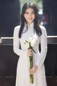 The Pure Elegance of the White Ao Dai: A Tribute to Vietnamese Student Tradition - image 57