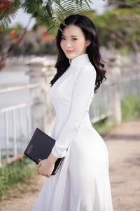 The Pure Elegance of the White Ao Dai: A Tribute to Vietnamese Student Tradition - image 39