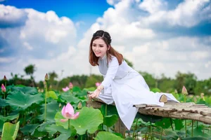 The Pure Elegance of the White Ao Dai: A Tribute to Vietnamese Student Tradition - image 69