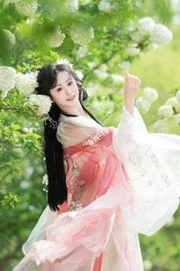 Ethereal Hanfu Beauty Amidst White Blooms - YiTuYu Vol.8889 Jiao Yi Zhi Sui Sui - image 19
